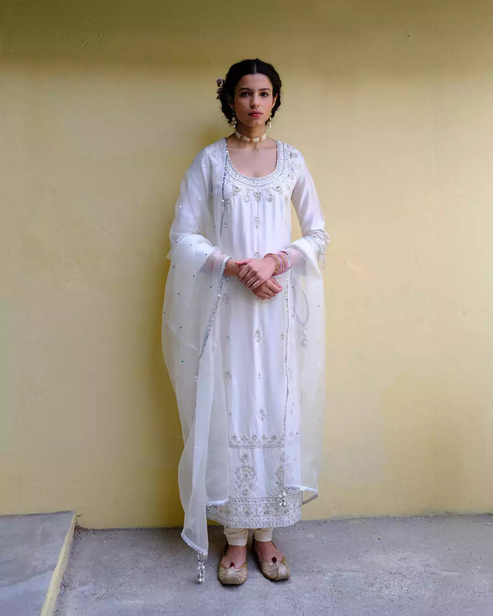 Batasha Ivory Ahira Silk Chanderi Kurta Set